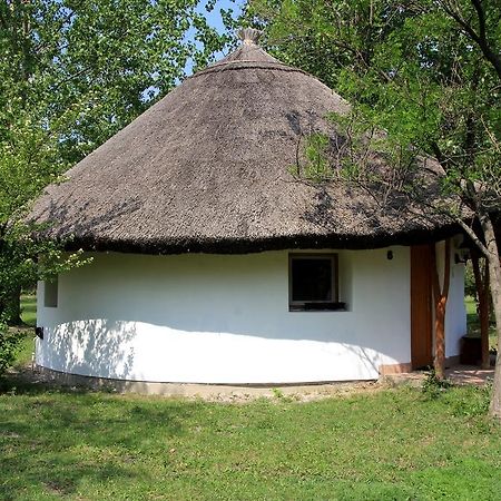 Galopp Major Hotel Gyál Екстериор снимка