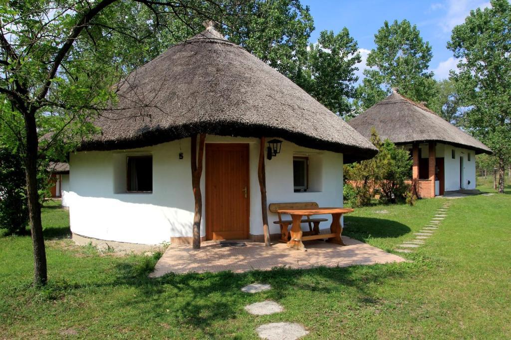 Galopp Major Hotel Gyál Екстериор снимка