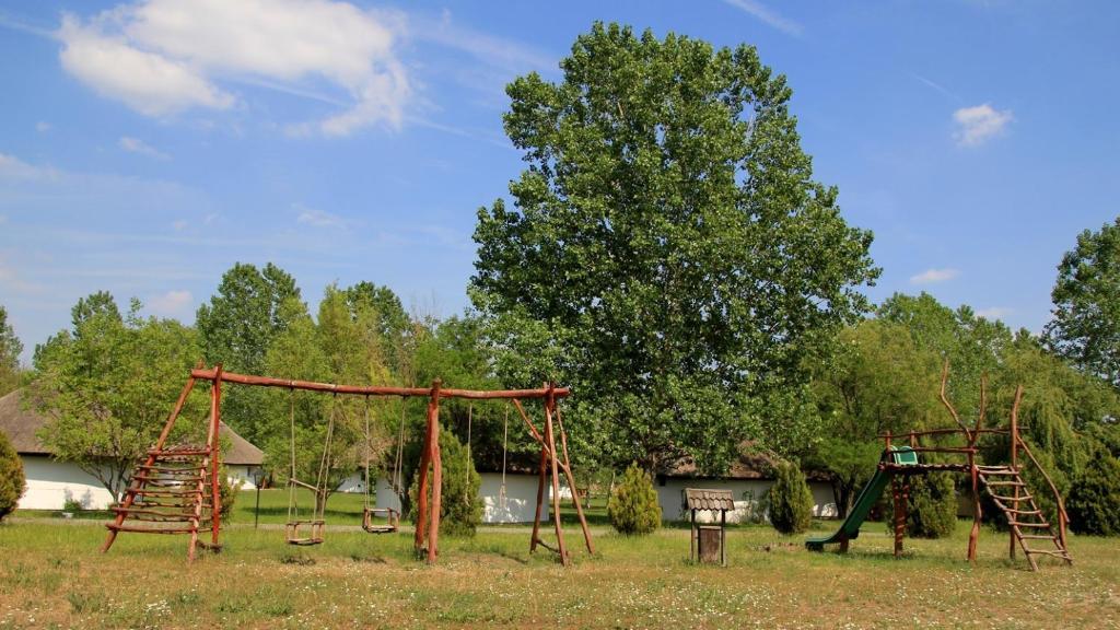 Galopp Major Hotel Gyál Екстериор снимка