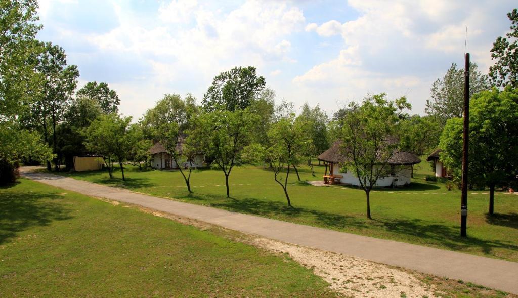 Galopp Major Hotel Gyál Екстериор снимка